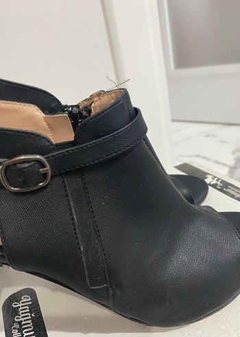 Siyah Stiletto Topuklu Bot - Görsel 3