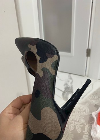 Kahverengi Kamuflaj Desenli Kürklü Stiletto - Görsel 5