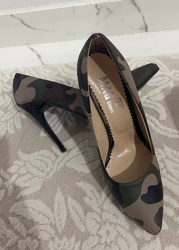 Kahverengi Kamuflaj Desenli Kürklü Stiletto - Görsel 4