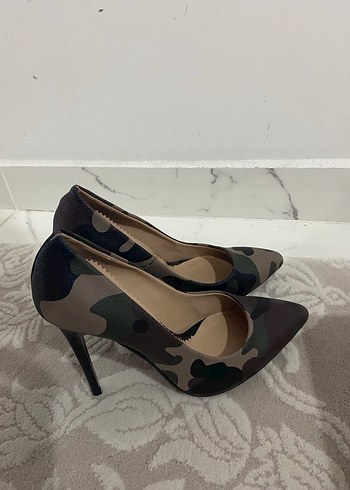 Kahverengi Kamuflaj Desenli Kürklü Stiletto - Görsel 3