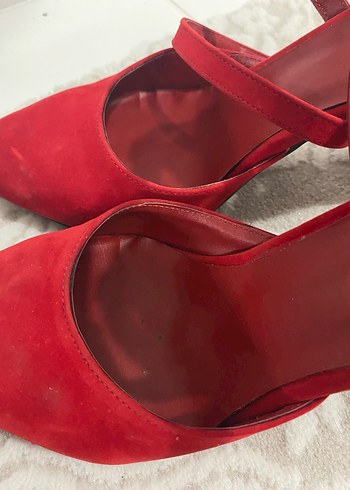 Kırmızı Süet Tokalı Yüksek Topuklu Kadın Ayakkabı - Görsel 5