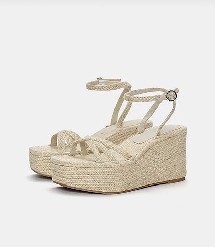 Pull and Bear Pull & Bear dolgu topuk sandalet
