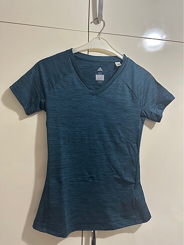 Adidas kadın t-shirt