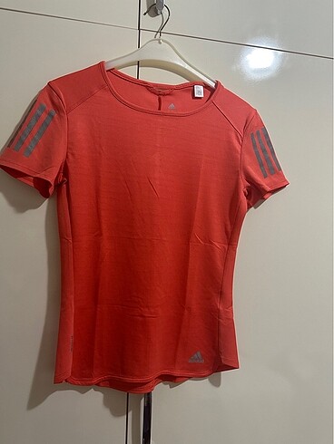 xs Beden turuncu Renk Adidas kadın t-shirt