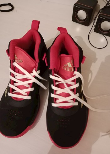 37,5 Beden Adidas Pembe Velcro Basketbol Ayakkabısı