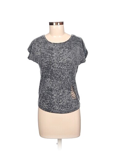 Diğer T-shirt %70 İndirimli.