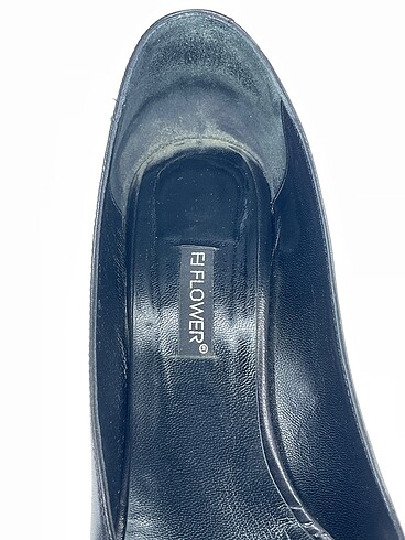 40 Beden siyah Renk Flower Platform %70 İndirimli.
