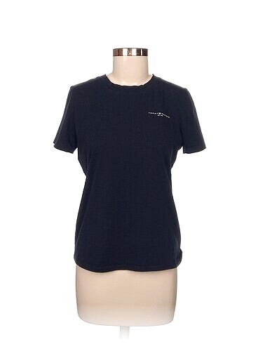 Tommy Hilfiger T-shirt %70 İndirimli.
