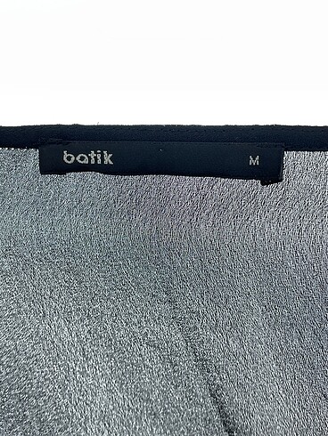 m Beden siyah Renk Batik Bluz %70 İndirimli.
