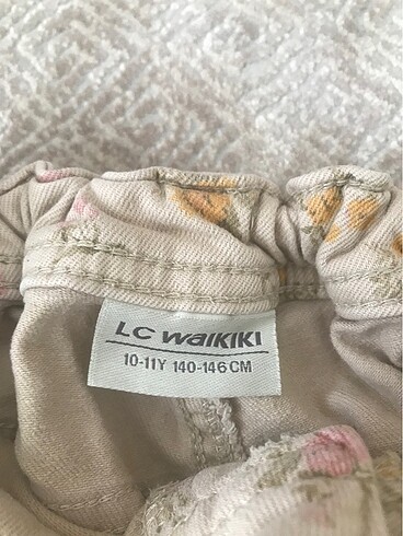 10 Yaş Beden LC Waikiki kız çocuk pantolon