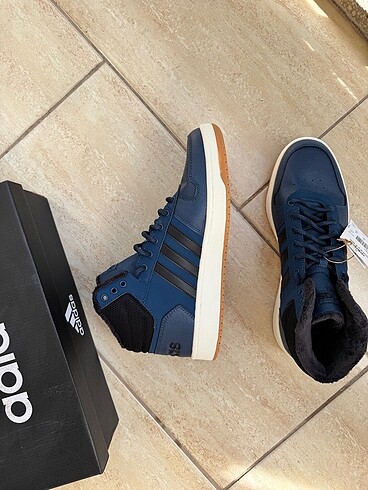 tek ebat Beden Adidas Hoops 2.0 Mid Ayakkabı