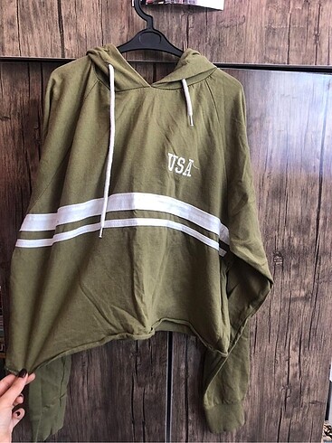 Sweatshirt