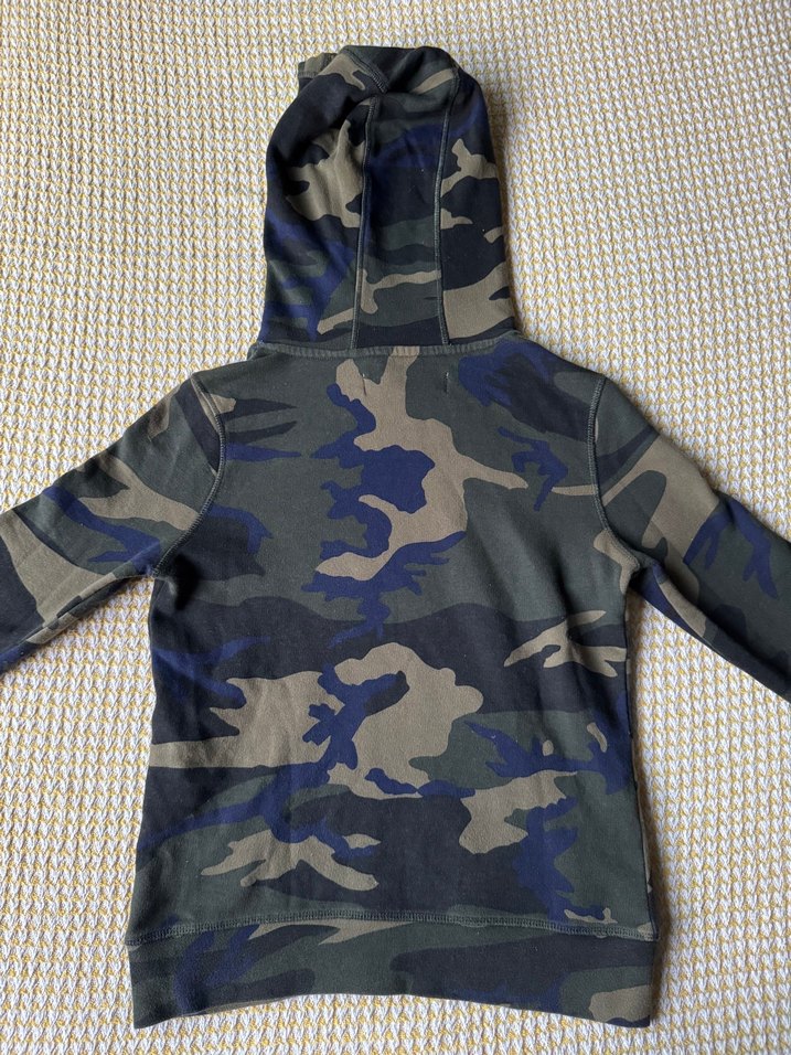 New Balance Kamuflaj Desenli Kapüşonlu Sweatshirt - Görsel 4