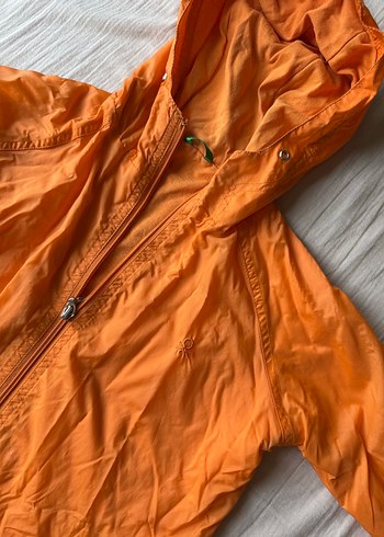 Benetton çocuk yağmurluk - Görsel 3