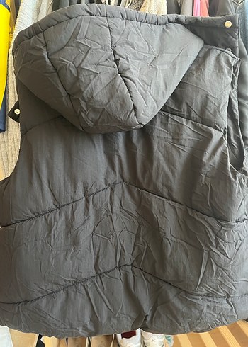 Bershka Fermuarlı Şapkalı Siyah Kadın Yelek