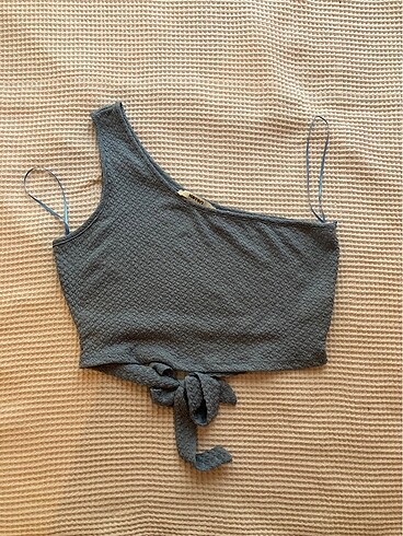 Koton Tek Omuz Sırt Detaylı Bluz Crop Top