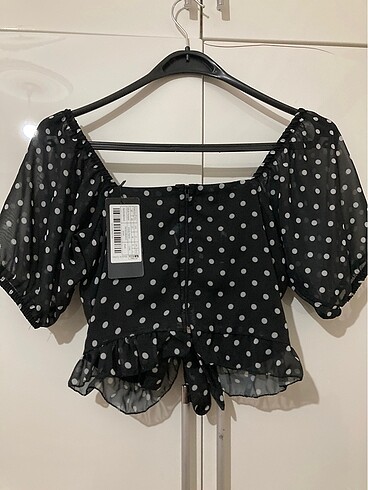 l Beden siyah Renk Trendyol Puantiyeli Bluz Crop Üst