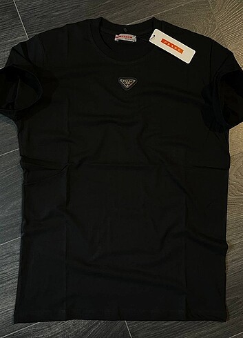 PRADA ROZETLİ SİYAH T-SHIRT 