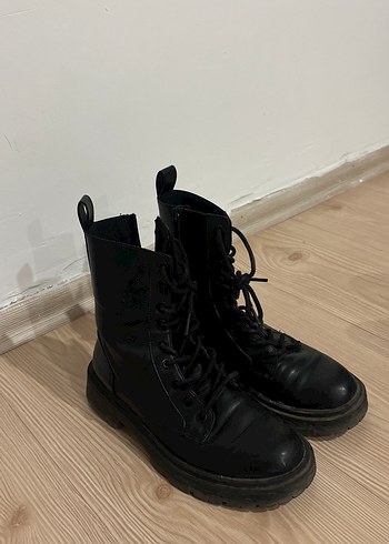 Siyah Deri Goth Stiletto Topuklu Kadın Botları
