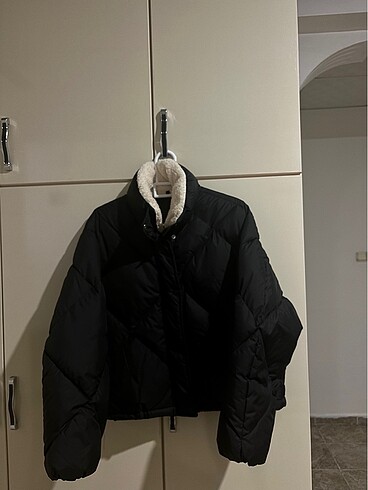 m Beden Yakası kürklü mont