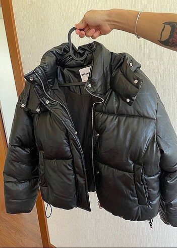 BERSHKA MONT