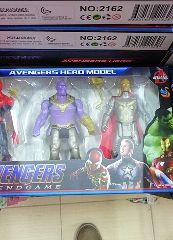 AVENGERS HERO MODEL KUTUDA 3 KARAKTER AVENGERS - FİGÜR OYUNCAK +