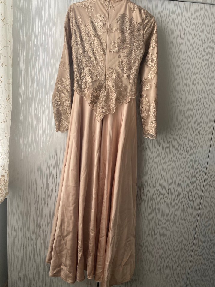Dantel Detaylı Bej Uzun Abiye Elbise - Görsel 4