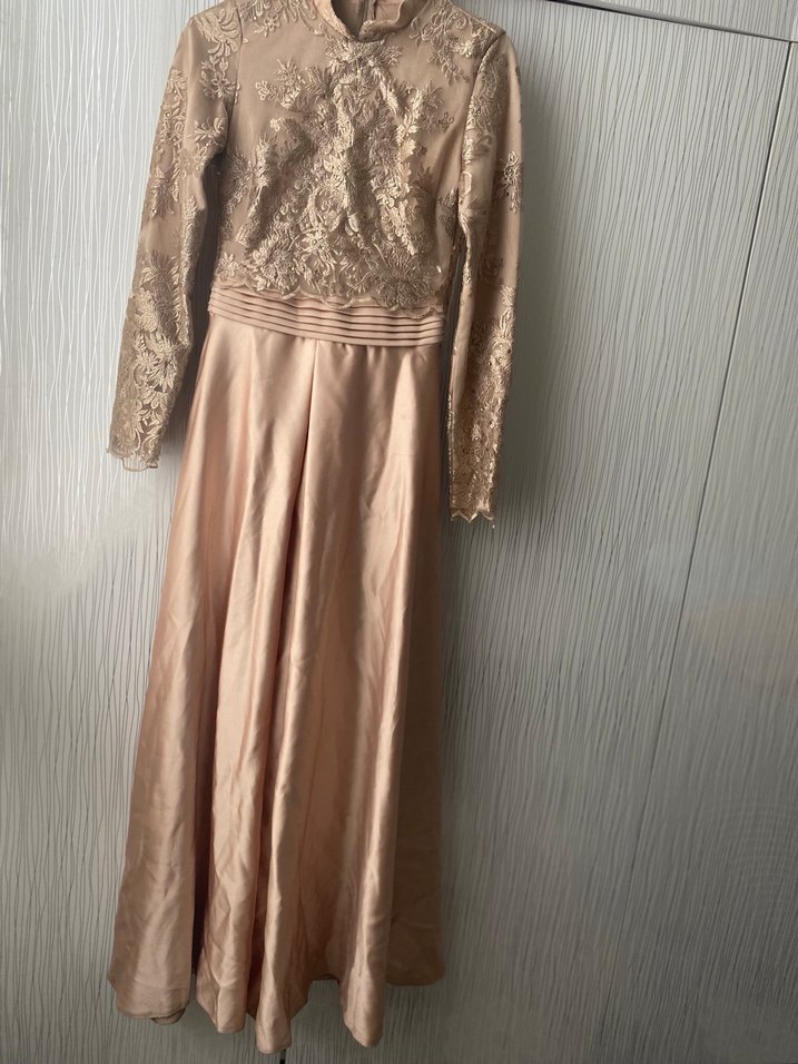 Dantel Detaylı Bej Uzun Abiye Elbise - Görsel 2