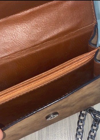 Zincir Detaylı Kahverengi Süet Kadın Çanta - Görsel 4