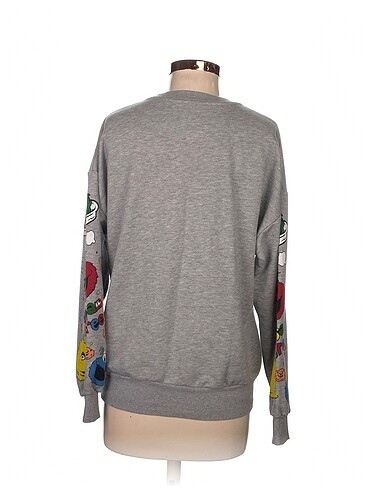 m Beden Diğer Sweatshirt %70 İndirimli.