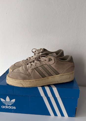 Adidas 38