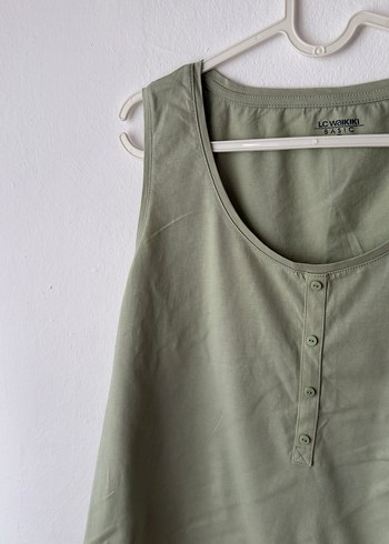 Düğmeli Kolsuz Haki Kadın Bluz - Görsel 8