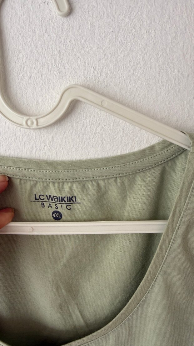 Düğmeli Kolsuz Haki Kadın Bluz - Görsel 3