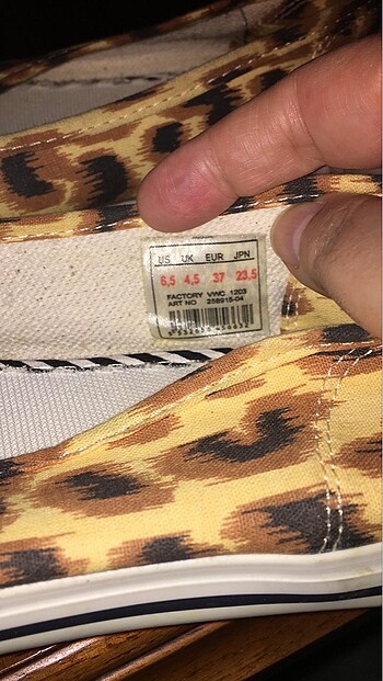 37 Beden Orijinal lacoste leopar babet