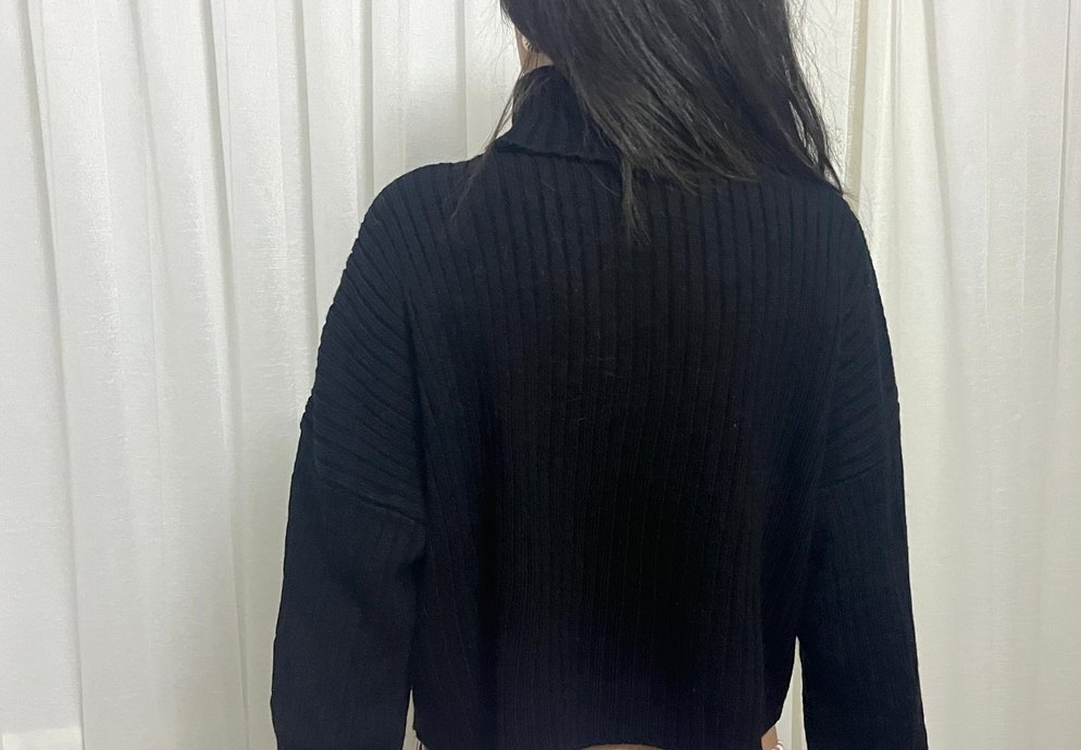 Siyah Boğazlı Örgü Kadın Kazak - Görsel 3