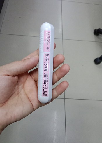 Suya Dayanıklı Beyaz Maskara - Görsel 2