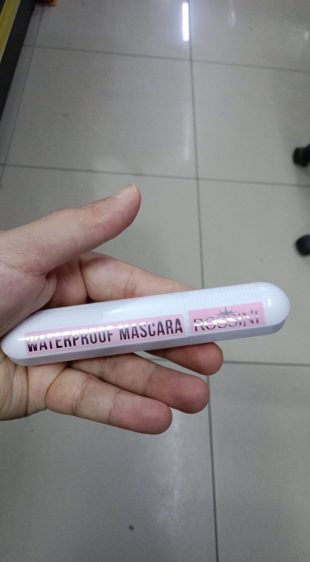 Suya Dayanıklı Beyaz Maskara - Görsel 5