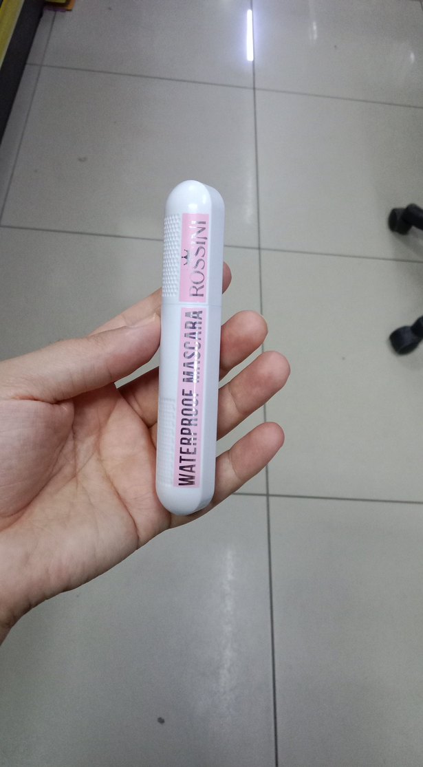 Suya Dayanıklı Beyaz Maskara - Görsel 2