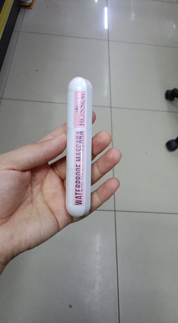 Suya Dayanıklı Beyaz Maskara - Görsel 3