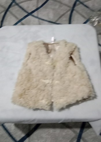 Kız Çocuk Bej Kürklü Yelek - Görsel 12