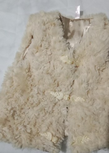 Kız Çocuk Bej Kürklü Yelek - Görsel 8