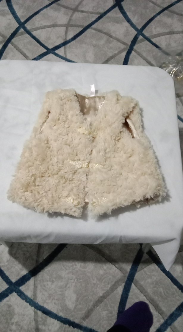 Kız Çocuk Bej Kürklü Yelek - Görsel 3