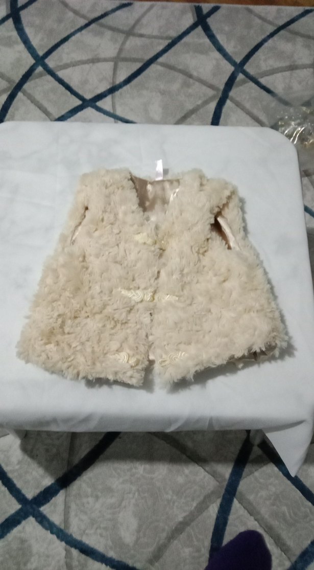 Kız Çocuk Bej Kürklü Yelek - Görsel 5