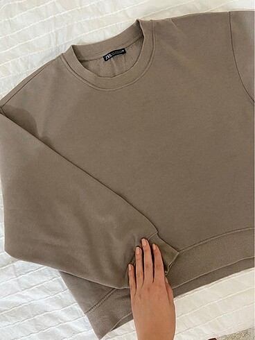 Zara Sweatshirt