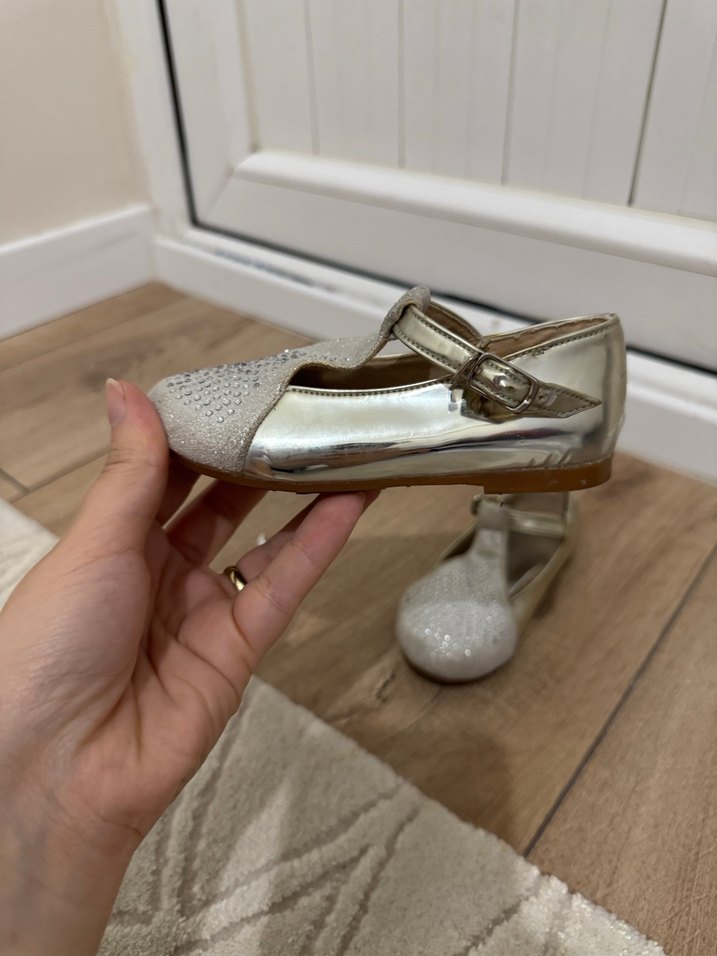 Kız Çocuk Beyaz Tokalı Babet - Görsel 2