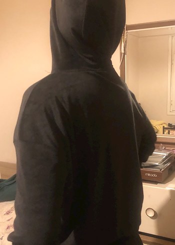 Kadife kapşonlu üst - Görsel 4