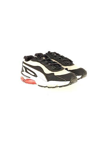 Puma Puma Spor Ayakkabı %70 İndirimli.