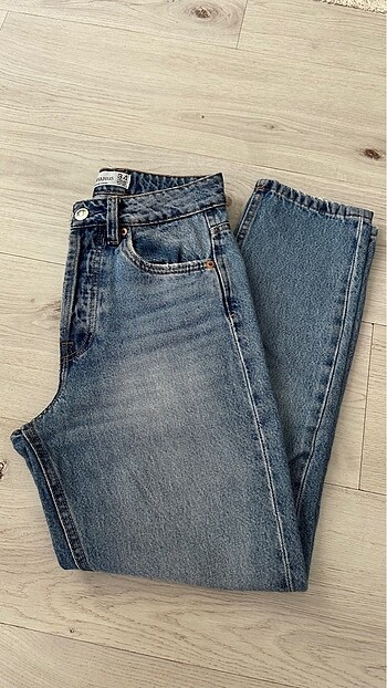 Stradivarius mom jean