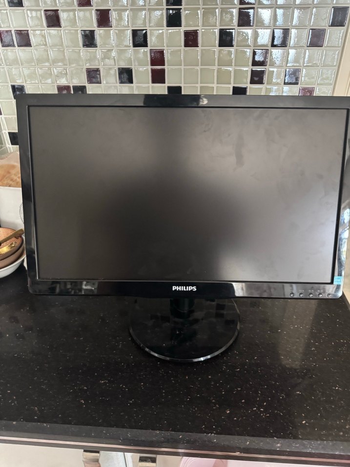 Siyah Philips Monitör - Görsel 2
