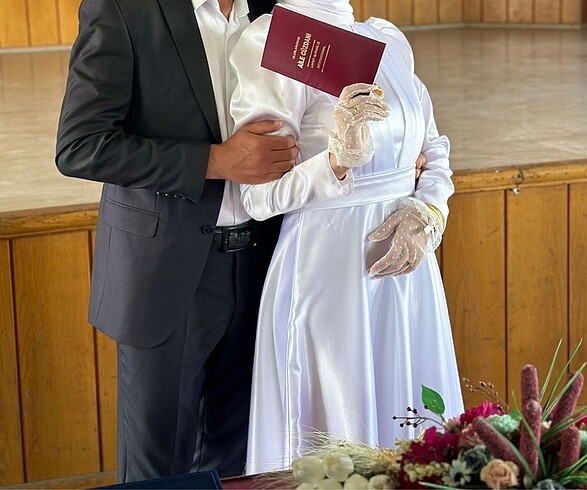 Beyaz tesettür elbise